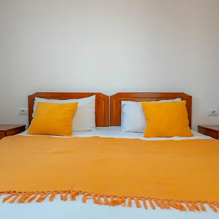 Aldi's Vendégház Çukë