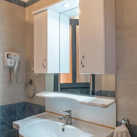 Aldi's Vendégház Çukë